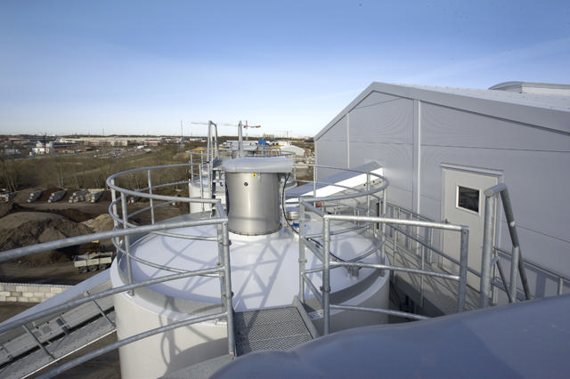 Staubfilter oben am dem Silo montiert.